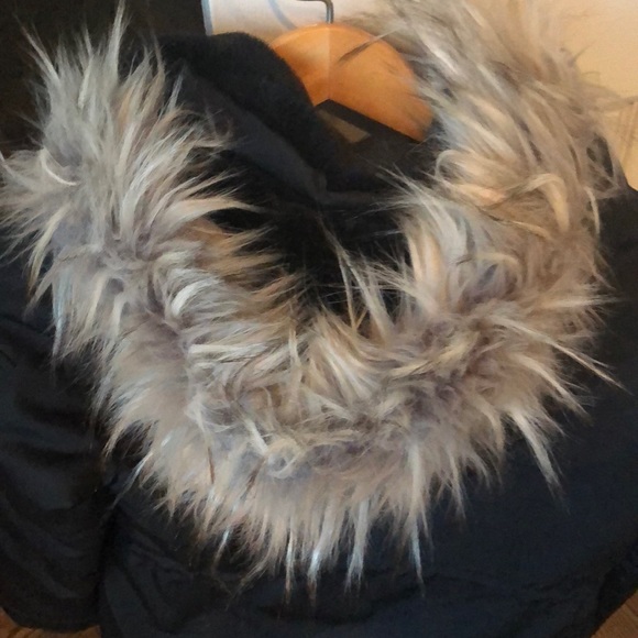 NEW! Hollister black fur lined hooded coat - Picture 8 of 9